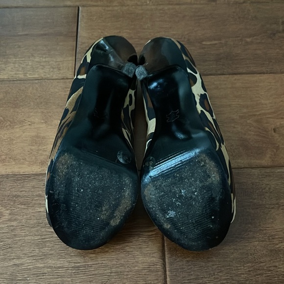 Jessica Simpson | Leopard Platform Heels - Picture 5 of 6